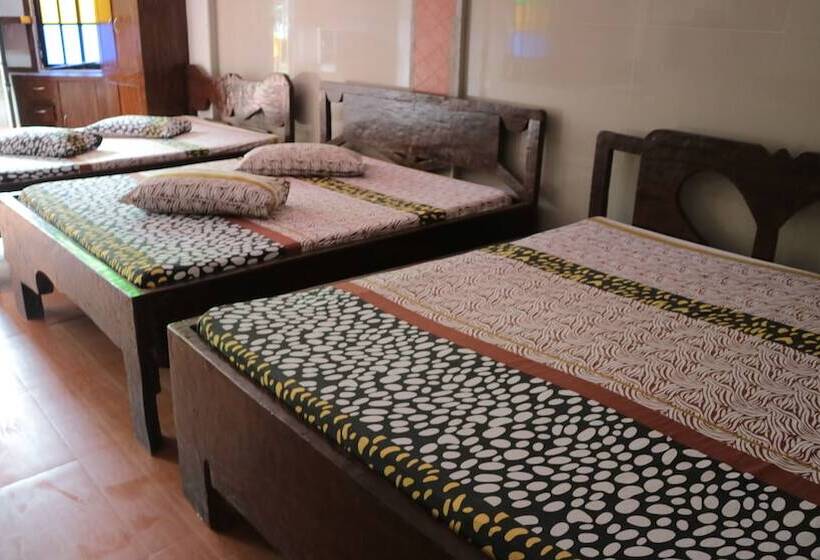 בית מלון כפרי Nipa Hut Resort