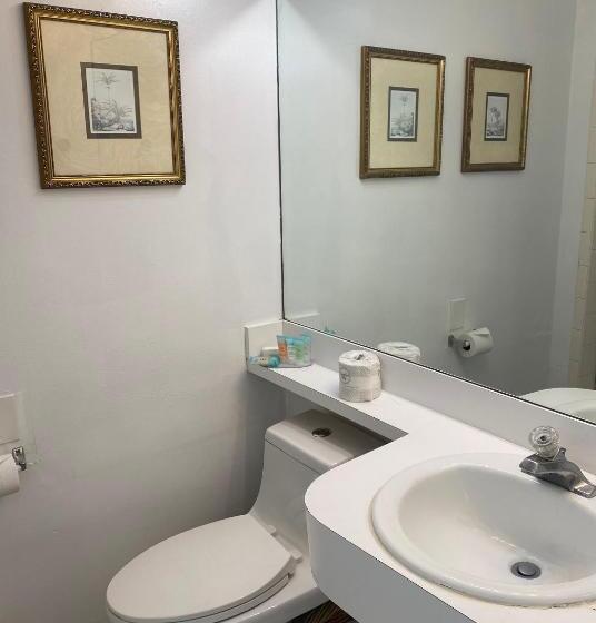 בית מלון כפרי Silver Sands Beach Resort