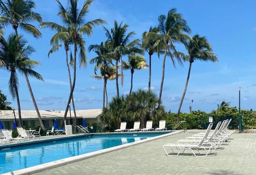 בית מלון כפרי Silver Sands Beach Resort