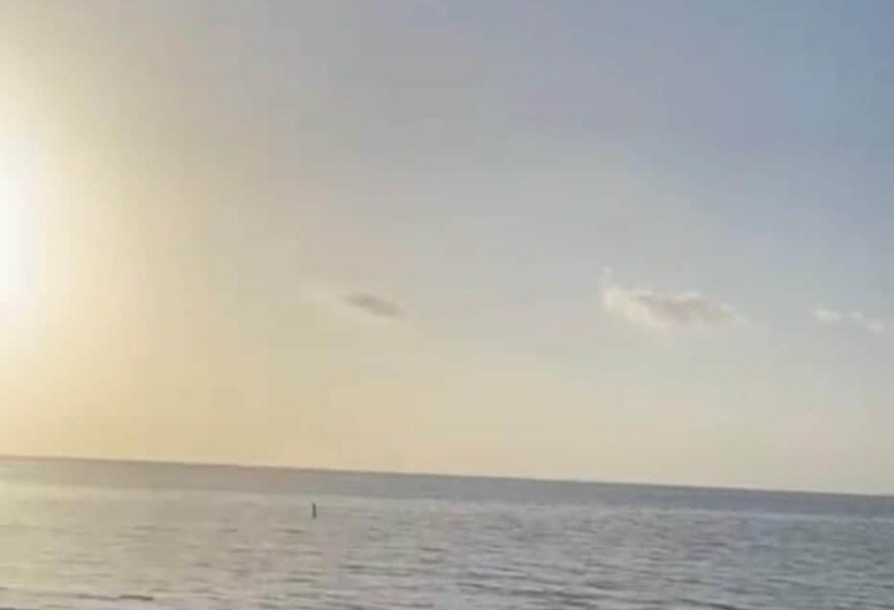 בית מלון כפרי Silver Sands Beach Resort