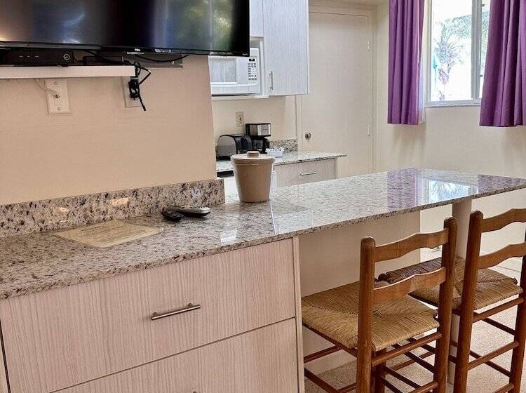 בית מלון כפרי Silver Sands Beach Resort