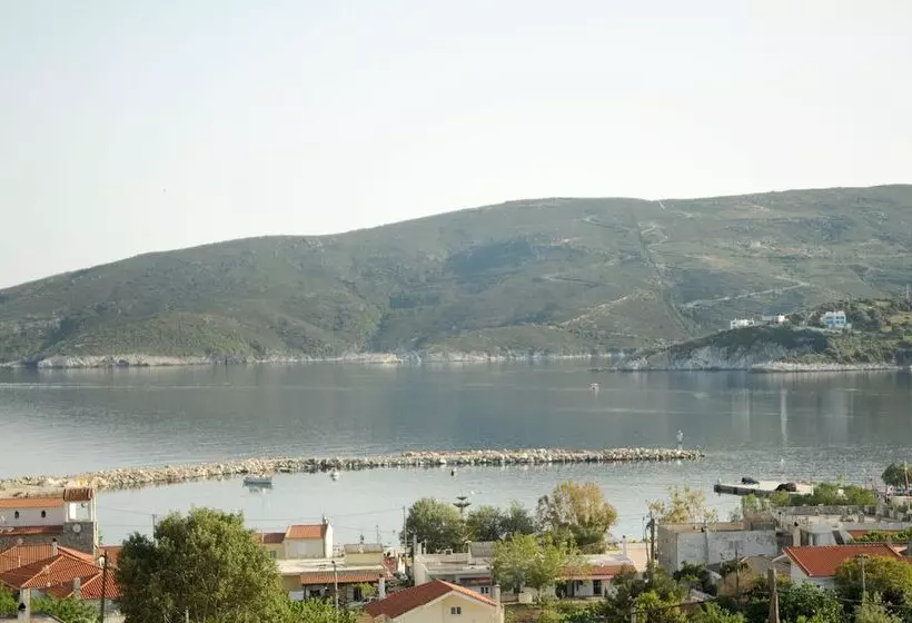 Hotelli Triantafilia Guesthouse