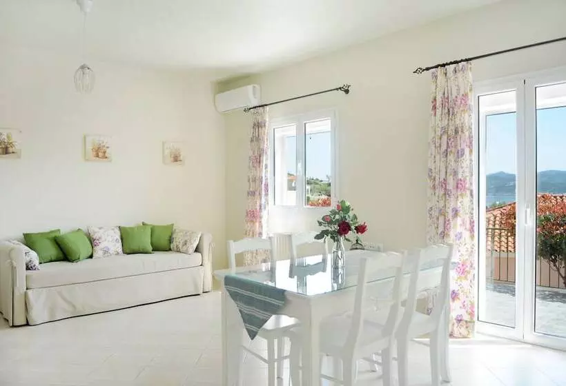 Hotelli Triantafilia Guesthouse