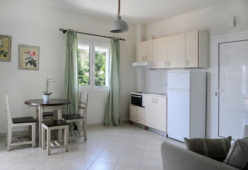 فندق Triantafilia Guesthouse