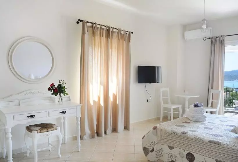 Hotelli Triantafilia Guesthouse