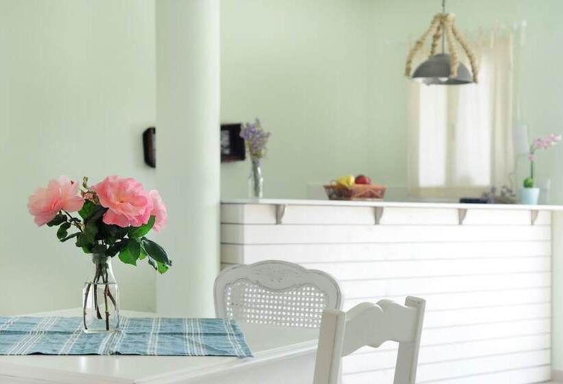 فندق Triantafilia Guesthouse