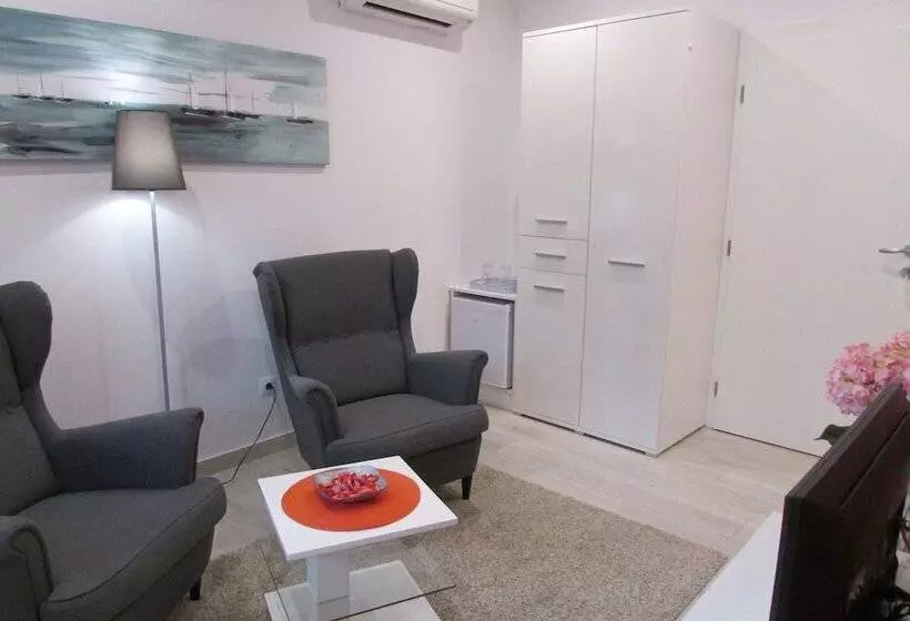 Hotelli Villa Mirosa