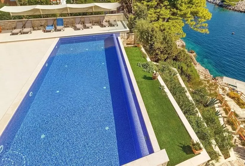 Hotelli Villa Mirosa