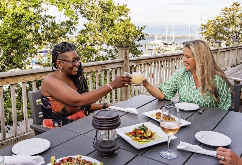 ユースホステル The Tranquil House Inn