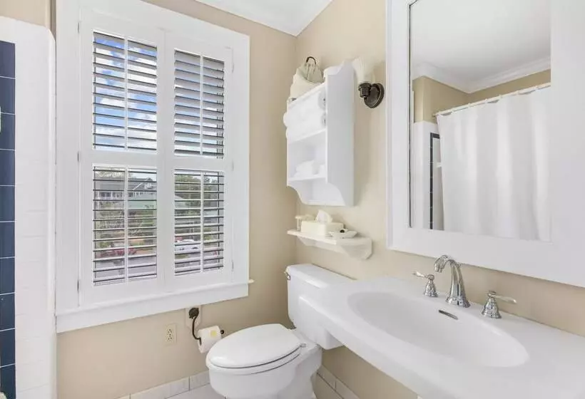 Auberge The Tranquil House Inn