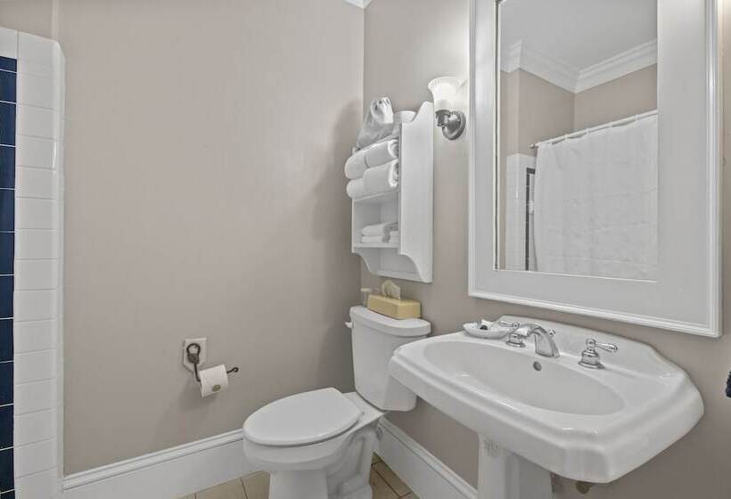 ユースホステル The Tranquil House Inn