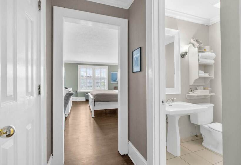 ユースホステル The Tranquil House Inn