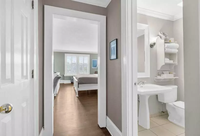 Auberge The Tranquil House Inn