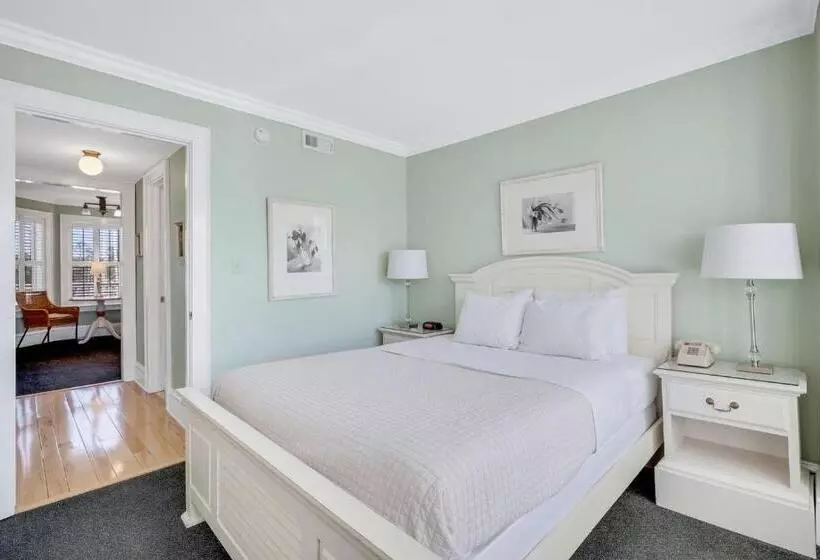 Auberge The Tranquil House Inn