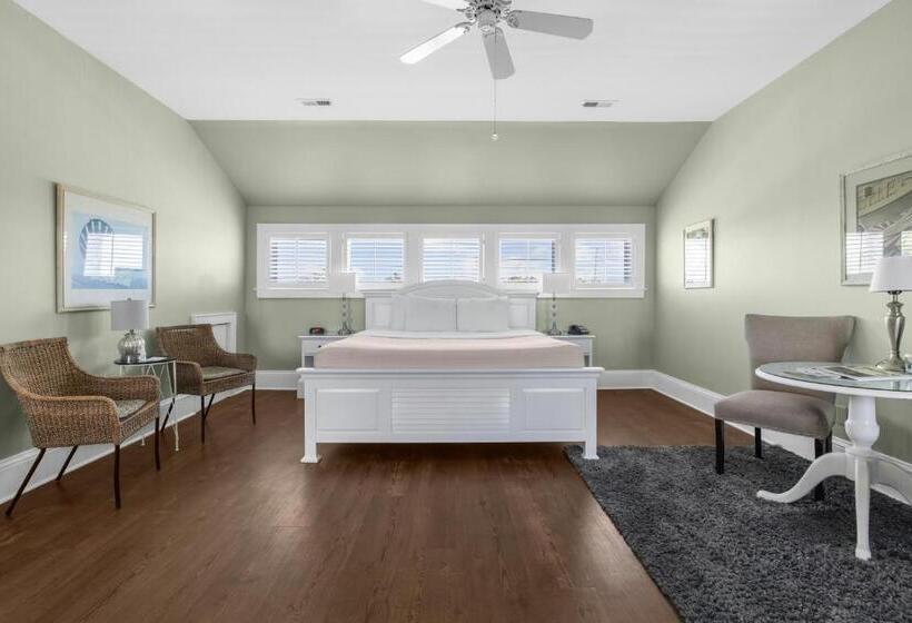 ユースホステル The Tranquil House Inn