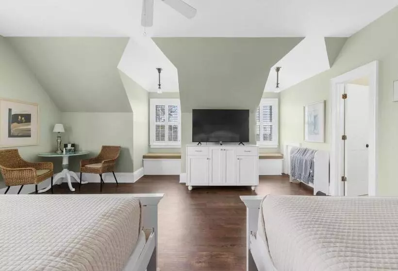 Auberge The Tranquil House Inn