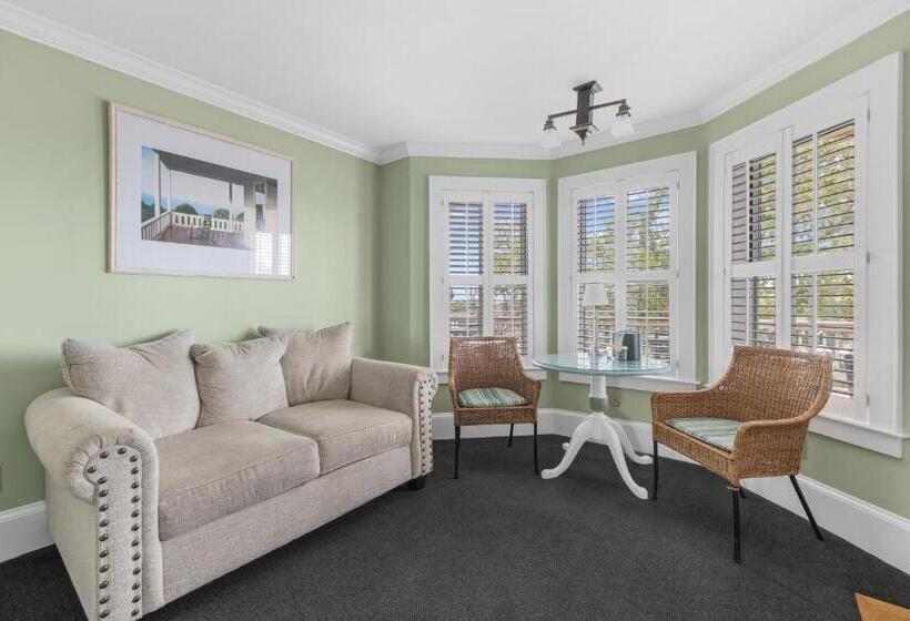 ユースホステル The Tranquil House Inn