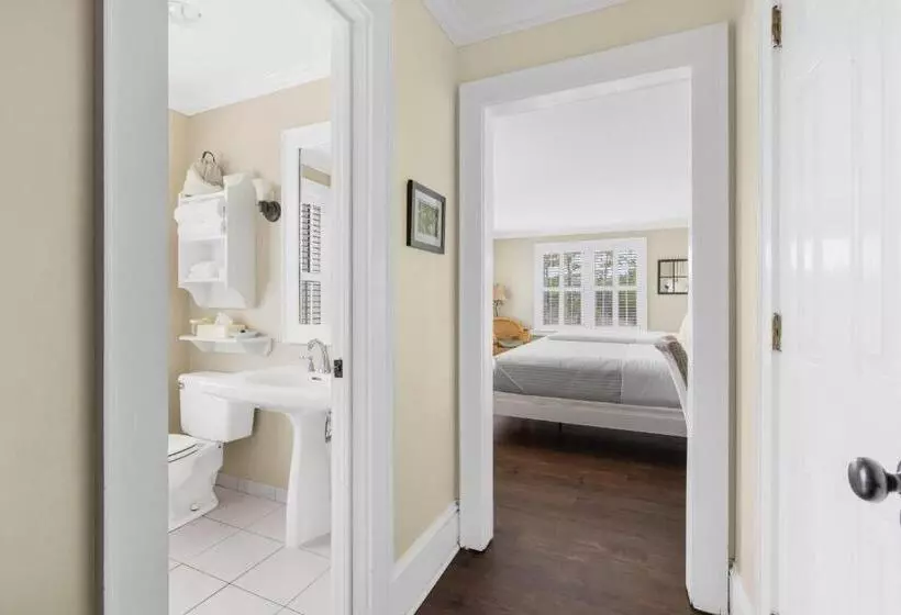 Auberge The Tranquil House Inn