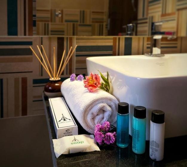 Eiffel Suites   Kammanahalli