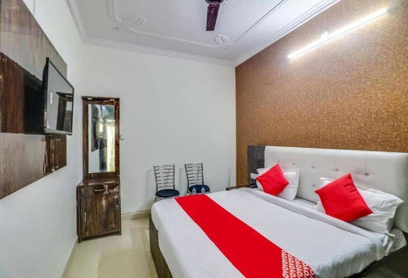 فندق Oyo 49081 Ishanvi Residency