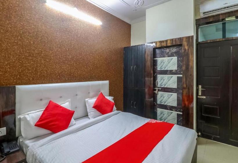 فندق Oyo 49081 Ishanvi Residency