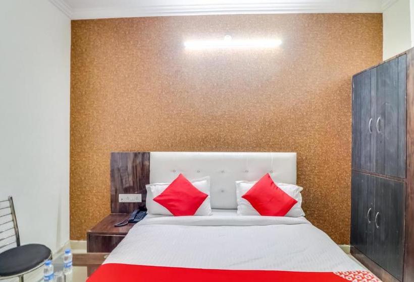 فندق Oyo 49081 Ishanvi Residency