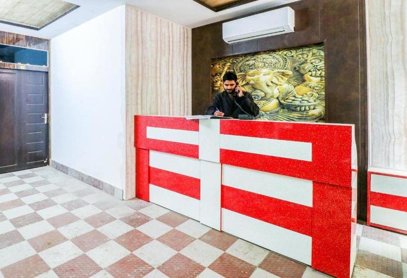 فندق Oyo 49081 Ishanvi Residency