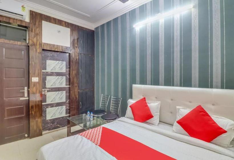 فندق Oyo 49081 Ishanvi Residency