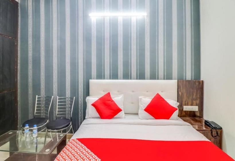 فندق Oyo 49081 Ishanvi Residency