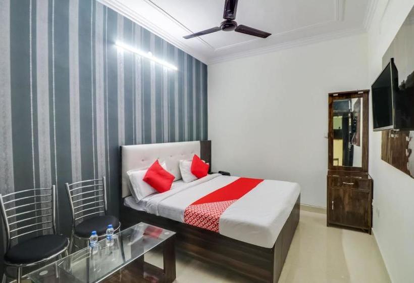 فندق Oyo 49081 Ishanvi Residency