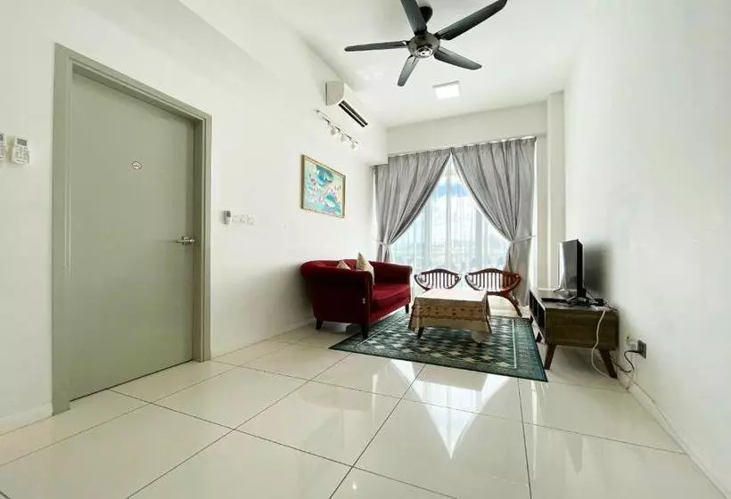 هتل Oyo 90201 Suellaz Homestay