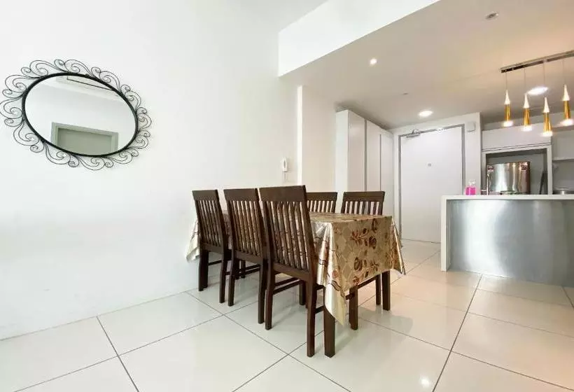 هتل Oyo 90201 Suellaz Homestay