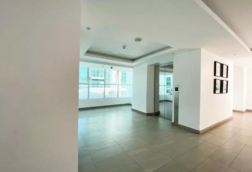 هتل Oyo 90201 Suellaz Homestay