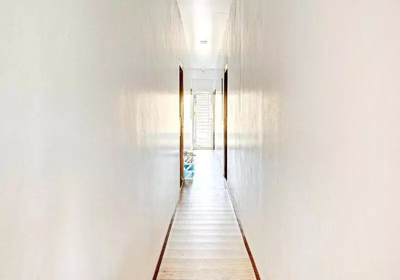 Hotelli Oyo 90367 Homestay 81 Penuin