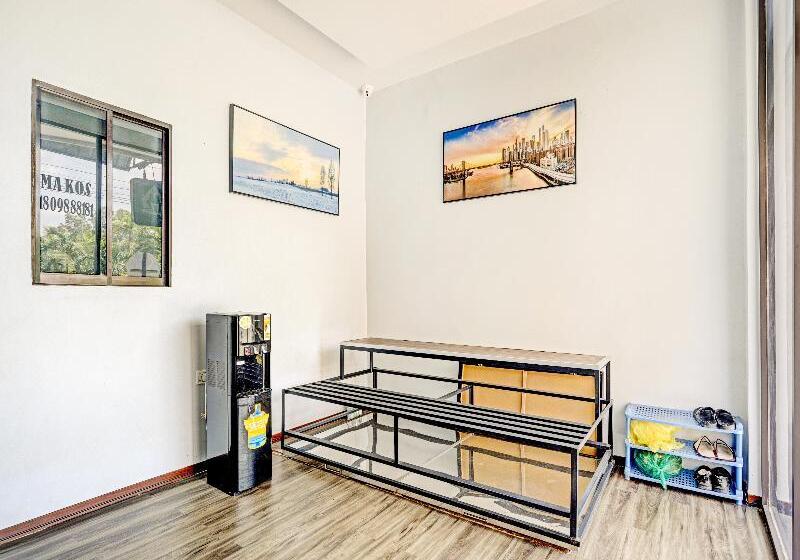 فندق Oyo 90367 Homestay 81 Penuin