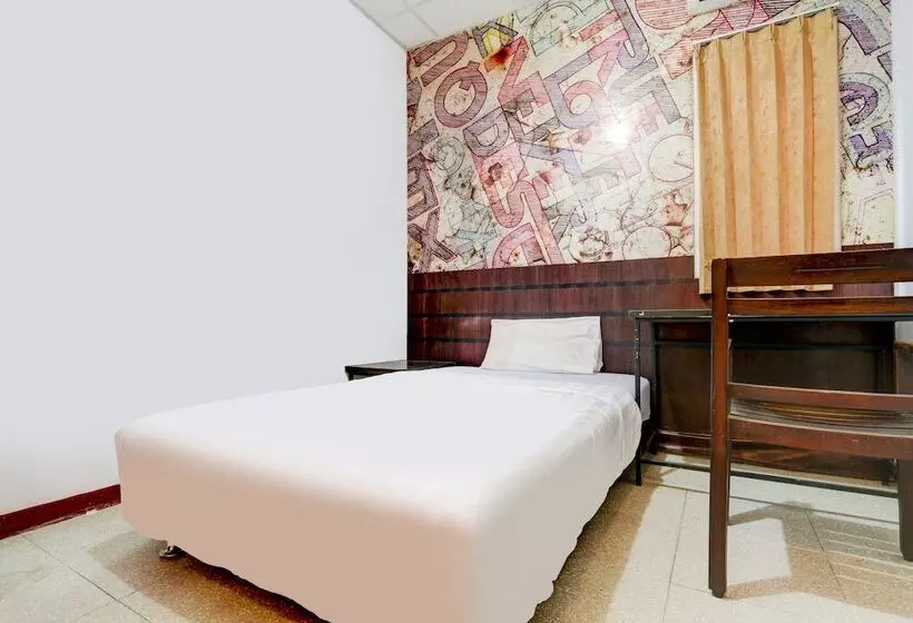 Hotel Oyo 90388 De Leota