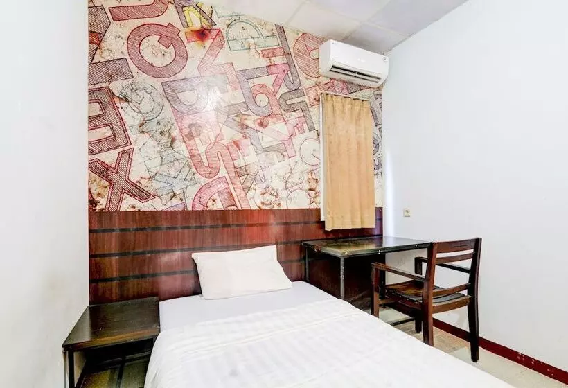 Hotel Oyo 90388 De Leota
