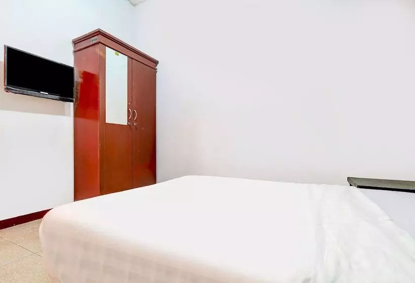 Hotel Oyo 90388 De Leota