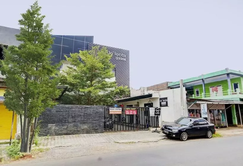 Hotel Oyo 90388 De Leota