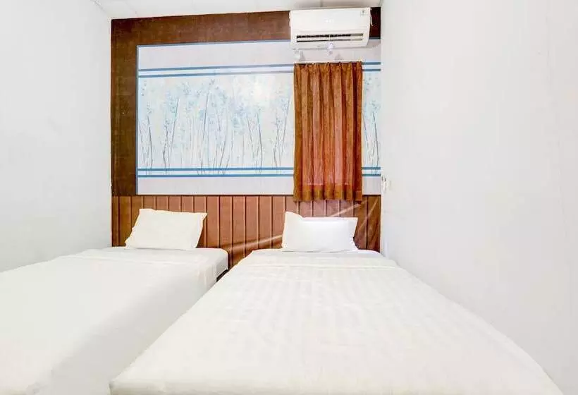 Hotel Oyo 90388 De Leota