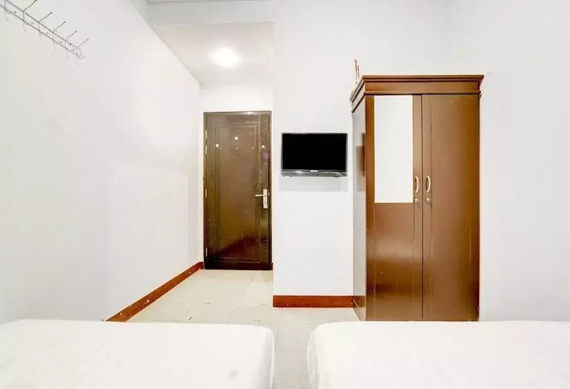 Hotel Oyo 90388 De Leota