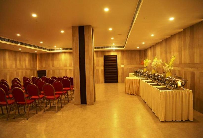 هتل Prism   A Boutique