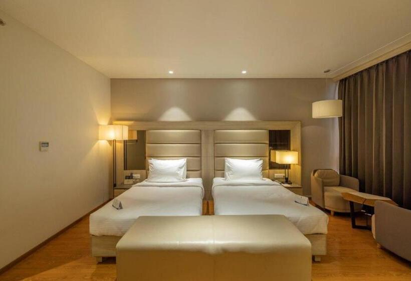 Отель Sarovar Portico Morbi