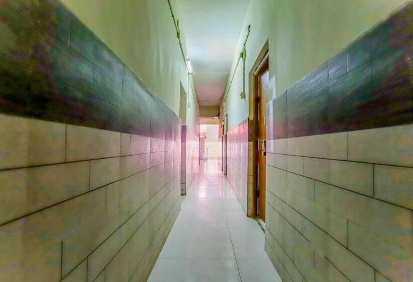 호텔 Spot On 79411 Flagship Inn