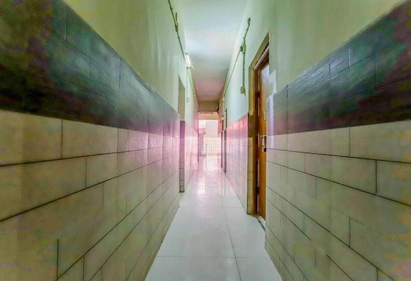 호텔 Spot On 79411 Flagship Inn