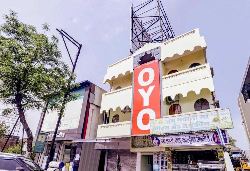 호텔 Spot On 79411 Flagship Inn