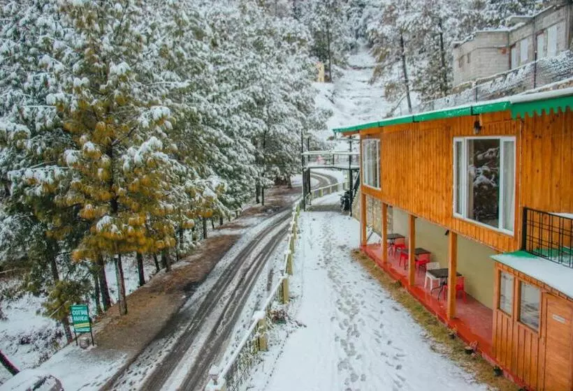 ホテル Thehimalayanliving Whistling Pines