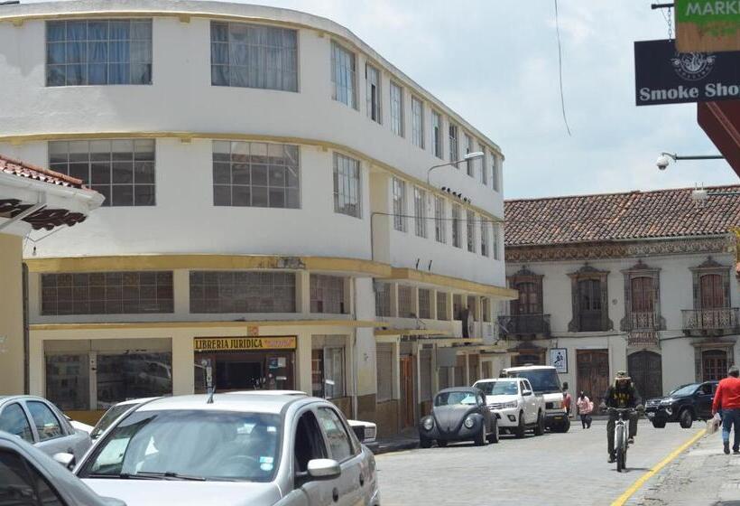 호스텔 Hostal Siberia Cuenca