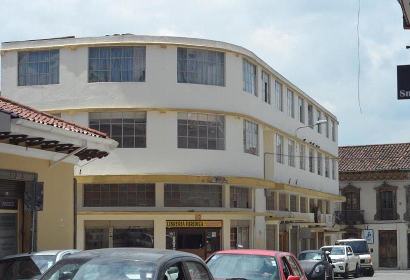 호스텔 Hostal Siberia Cuenca