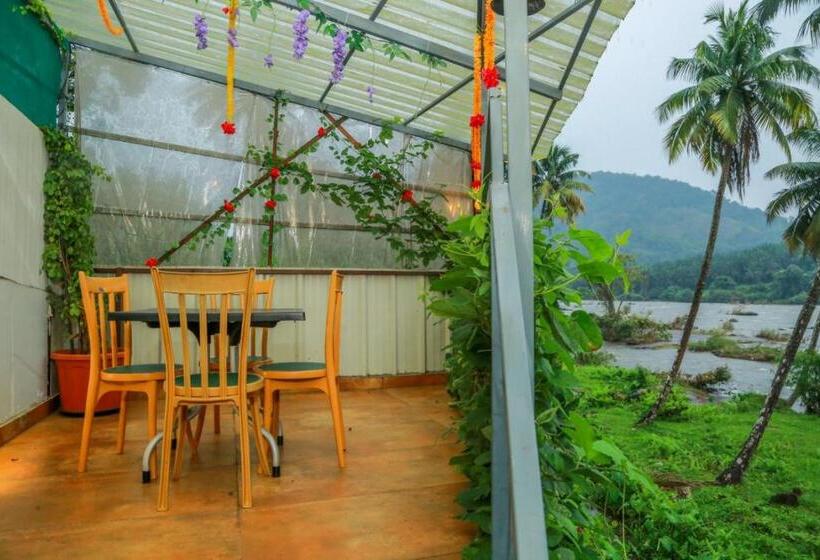 Athirappilly Polaris Resort